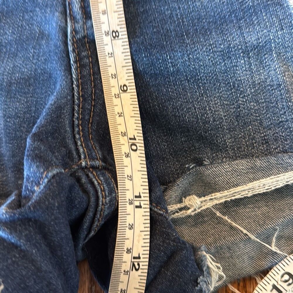 Universal thread high rise midi distressed raw hem jean shorts 30/10 - Picture 6 of 9